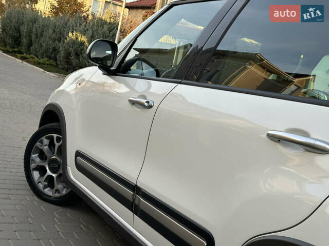 Белый Фиат 500L, объемом двигателя 1.3 л и пробегом 176 тыс. км за 8900 $, фото 8 на Automoto.ua