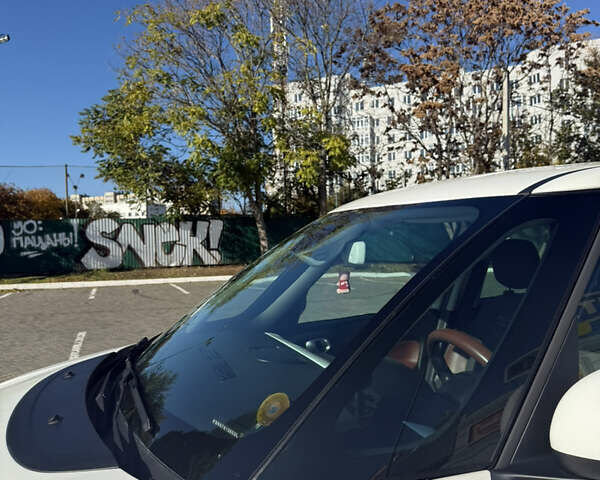 Белый Фиат 500L, объемом двигателя 1.3 л и пробегом 104 тыс. км за 9600 $, фото 7 на Automoto.ua