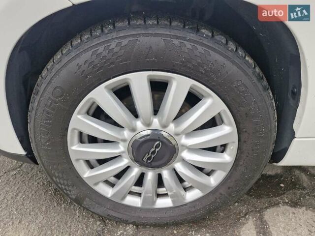 Белый Фиат 500L, объемом двигателя 1.3 л и пробегом 135 тыс. км за 8599 $, фото 7 на Automoto.ua