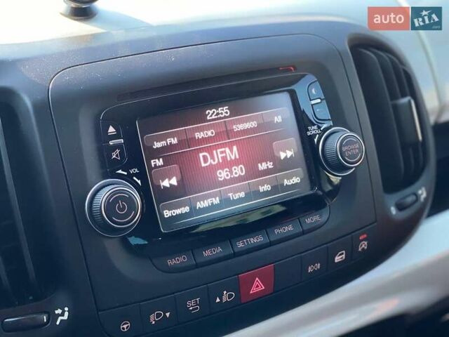 Белый Фиат 500L, объемом двигателя 1.25 л и пробегом 53 тыс. км за 10990 $, фото 30 на Automoto.ua