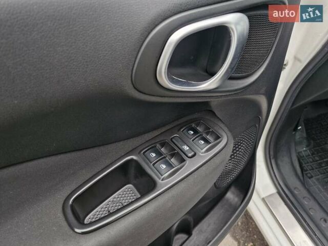 Белый Фиат 500L, объемом двигателя 1.3 л и пробегом 135 тыс. км за 8599 $, фото 9 на Automoto.ua