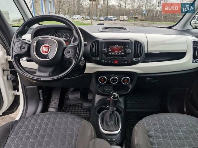 Белый Фиат 500L, объемом двигателя 1.3 л и пробегом 135 тыс. км за 8599 $, фото 17 на Automoto.ua