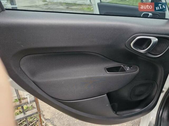 Белый Фиат 500L, объемом двигателя 1.3 л и пробегом 135 тыс. км за 8599 $, фото 10 на Automoto.ua