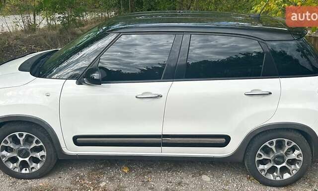 Фиат 500L 2015 в Запорожье на Automoto.ua Белый Фиат 500L, объемом двигателя 1.37 л и пробегом 123 тыс. км за 10000 $, фото 13 на Automoto.ua