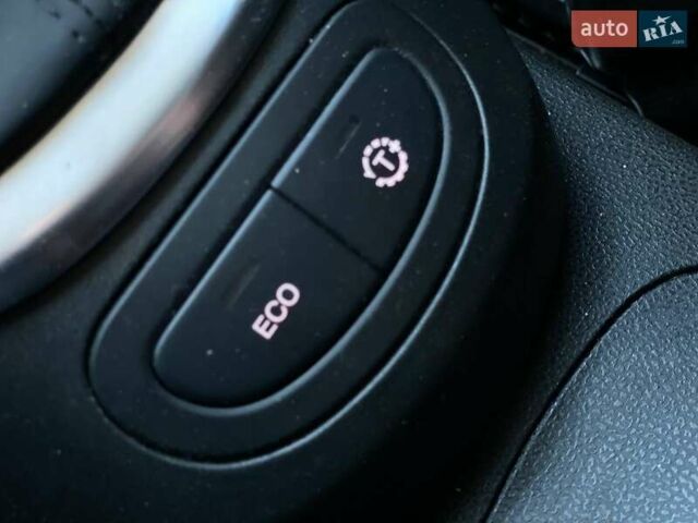 Белый Фиат 500L, объемом двигателя 1.25 л и пробегом 53 тыс. км за 10990 $, фото 33 на Automoto.ua