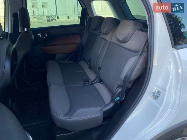 Белый Фиат 500L, объемом двигателя 1.25 л и пробегом 53 тыс. км за 10990 $, фото 17 на Automoto.ua