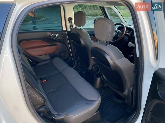 Белый Фиат 500L, объемом двигателя 1.25 л и пробегом 53 тыс. км за 10500 $, фото 18 на Automoto.ua