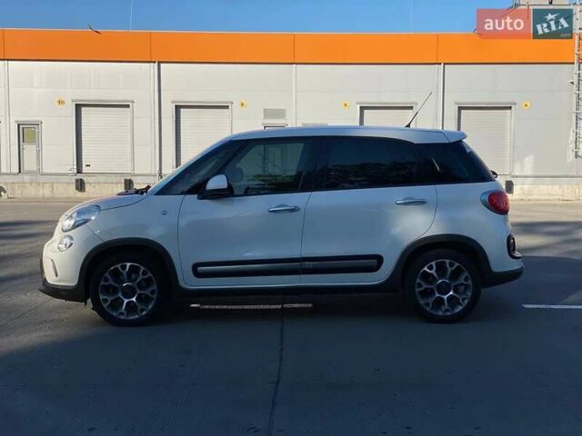 Фиат 500L 2015 в Киеве на Automoto.ua Белый Фиат 500L, объемом двигателя 1.25 л и пробегом 53 тыс. км за 10990 $, фото 14 на Automoto.ua