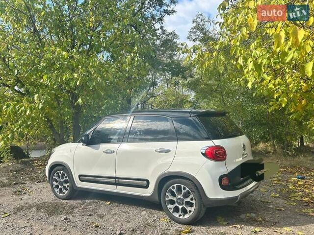 Фиат 500L 2015 в Запорожье на Automoto.ua Белый Фиат 500L, объемом двигателя 1.37 л и пробегом 123 тыс. км за 10000 $, фото 17 на Automoto.ua