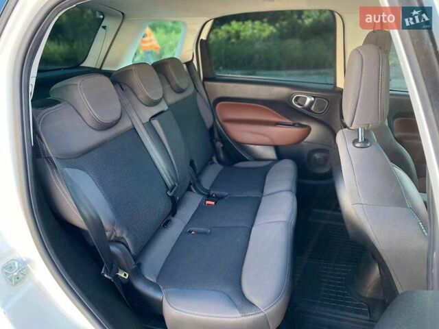 Фиат 500L 2015 в Киеве на Automoto.ua Белый Фиат 500L, объемом двигателя 1.25 л и пробегом 53 тыс. км за 10990 $, фото 21 на Automoto.ua