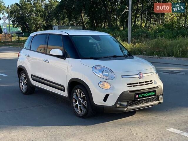 Фиат 500L 2015 в Киеве на Automoto.ua Белый Фиат 500L, объемом двигателя 1.25 л и пробегом 53 тыс. км за 10990 $, фото 7 на Automoto.ua