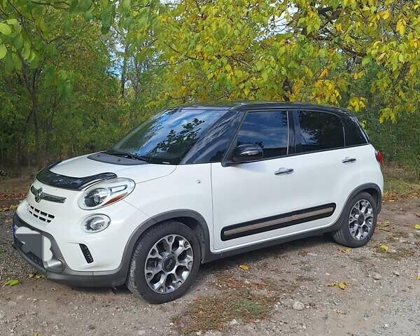 Фиат 500L 2015 в Запорожье на Automoto.ua Белый Фиат 500L, объемом двигателя 1.37 л и пробегом 123 тыс. км за 10000 $, фото 12 на Automoto.ua