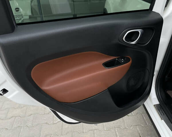 Білий Фіат 500L, об'ємом двигуна 1.25 л та пробігом 88 тис. км за 10500 $, фото 18 на Automoto.ua