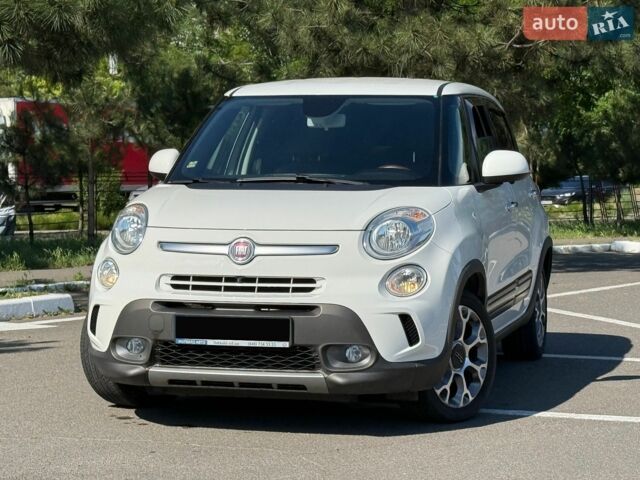 Белый Фиат 500L, объемом двигателя 1.3 л и пробегом 130 тыс. км за 11800 $, фото 1 на Automoto.ua