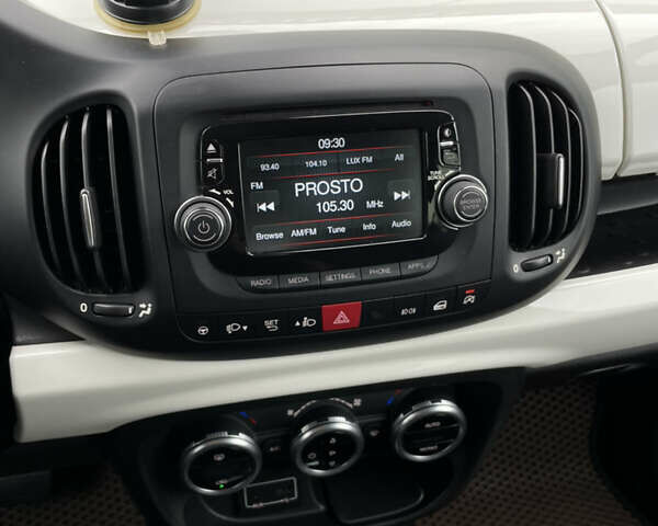 Білий Фіат 500L, об'ємом двигуна 1.25 л та пробігом 88 тис. км за 10500 $, фото 14 на Automoto.ua
