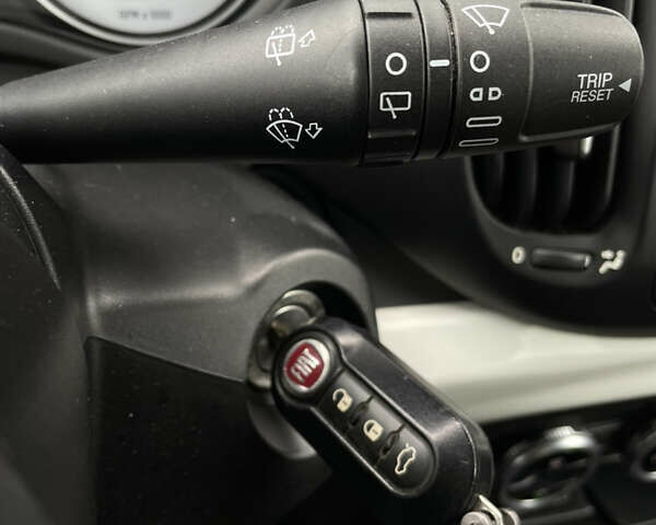 Білий Фіат 500L, об'ємом двигуна 1.25 л та пробігом 88 тис. км за 10500 $, фото 13 на Automoto.ua