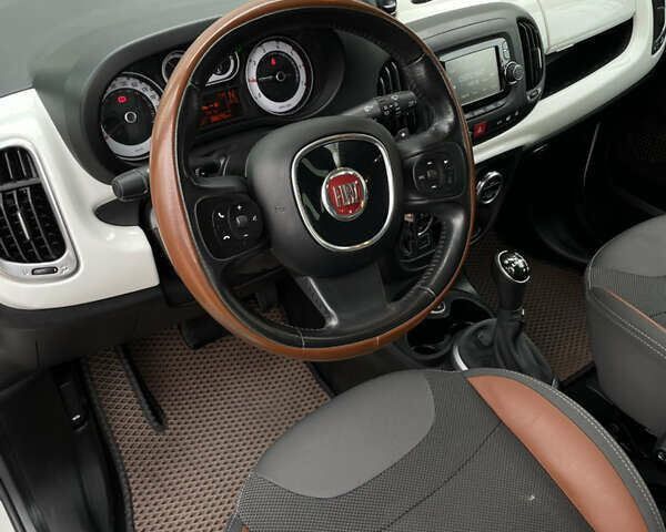 Білий Фіат 500L, об'ємом двигуна 1.25 л та пробігом 88 тис. км за 10500 $, фото 17 на Automoto.ua