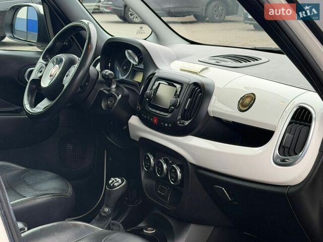 Белый Фиат 500L, объемом двигателя 1.3 л и пробегом 135 тыс. км за 7650 $, фото 37 на Automoto.ua