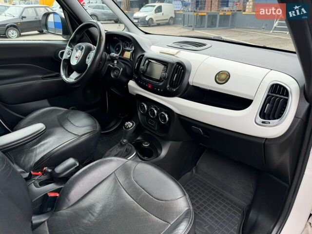Белый Фиат 500L, объемом двигателя 1.3 л и пробегом 135 тыс. км за 7650 $, фото 34 на Automoto.ua