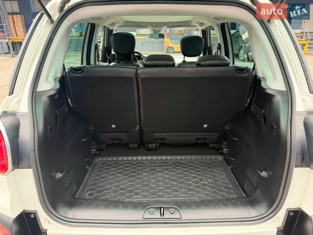 Белый Фиат 500L, объемом двигателя 1.3 л и пробегом 135 тыс. км за 7650 $, фото 33 на Automoto.ua