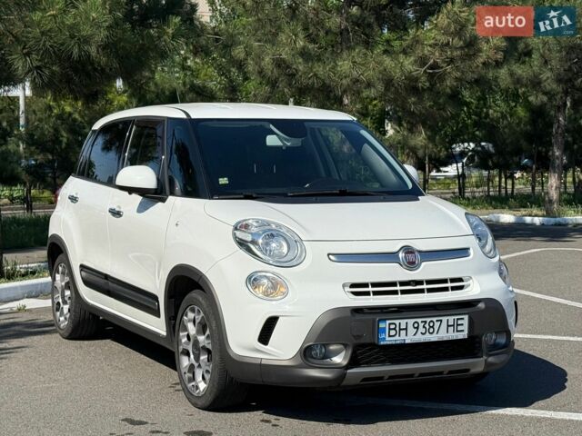 Белый Фиат 500L, объемом двигателя 1.3 л и пробегом 130 тыс. км за 11800 $, фото 4 на Automoto.ua
