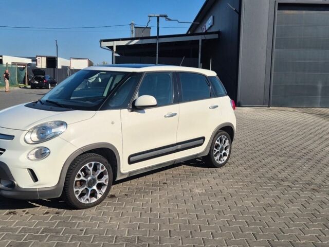 Белый Фиат 500L, объемом двигателя 1.25 л и пробегом 135 тыс. км за 7800 $, фото 2 на Automoto.ua