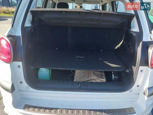 Белый Фиат 500L, объемом двигателя 1.25 л и пробегом 201 тыс. км за 9500 $, фото 7 на Automoto.ua