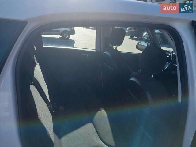 Белый Фиат 500L, объемом двигателя 1.25 л и пробегом 201 тыс. км за 9500 $, фото 5 на Automoto.ua