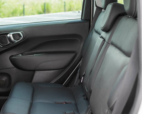 Фиат 500L 2018 в Ровно на Automoto.ua Белый Фиат 500L, объемом двигателя 0 л и пробегом 151 тыс. км за 9900 $, фото 33 на Automoto.ua