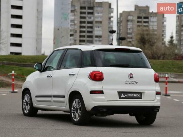 Белый Фиат 500L, объемом двигателя 1.37 л и пробегом 47 тыс. км за 12900 $, фото 5 на Automoto.ua