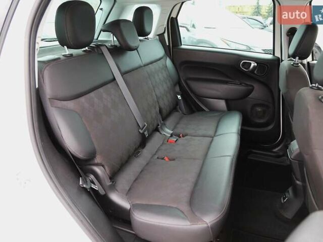 Белый Фиат 500L, объемом двигателя 1.37 л и пробегом 47 тыс. км за 12900 $, фото 8 на Automoto.ua