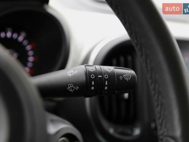 Белый Фиат 500L, объемом двигателя 1.37 л и пробегом 47 тыс. км за 12900 $, фото 22 на Automoto.ua