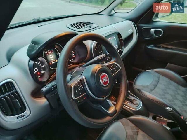 Белый Фиат 500L, объемом двигателя 1.4 л и пробегом 47 тыс. км за 12600 $, фото 11 на Automoto.ua