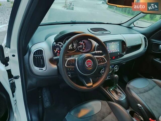 Белый Фиат 500L, объемом двигателя 1.4 л и пробегом 47 тыс. км за 12600 $, фото 28 на Automoto.ua