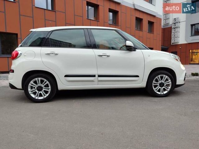 Белый Фиат 500L, объемом двигателя 1.4 л и пробегом 47 тыс. км за 12600 $, фото 19 на Automoto.ua