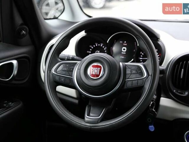 Белый Фиат 500L, объемом двигателя 1.37 л и пробегом 47 тыс. км за 12900 $, фото 13 на Automoto.ua