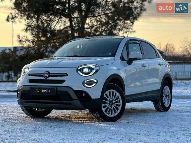 Белый Фиат 500L, объемом двигателя 1.3 л и пробегом 83 тыс. км за 14950 $, фото 1 на Automoto.ua