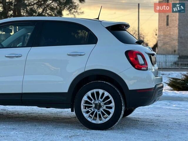 Белый Фиат 500L, объемом двигателя 1.3 л и пробегом 83 тыс. км за 14950 $, фото 13 на Automoto.ua