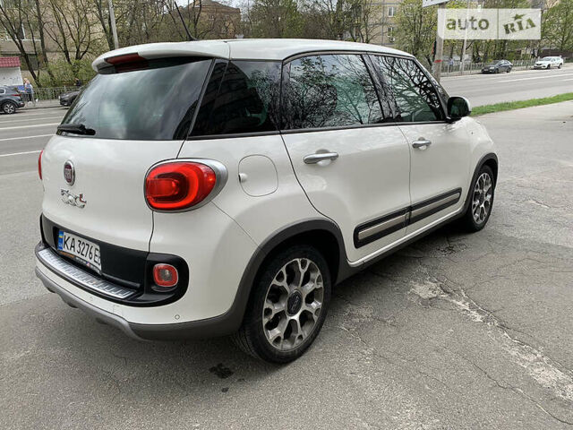 Белый Фиат 500L, объемом двигателя 1.4 л и пробегом 132 тыс. км за 8499 $, фото 3 на Automoto.ua