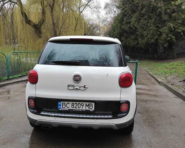 Белый Фиат 500L, объемом двигателя 1.4 л и пробегом 102 тыс. км за 9500 $, фото 4 на Automoto.ua