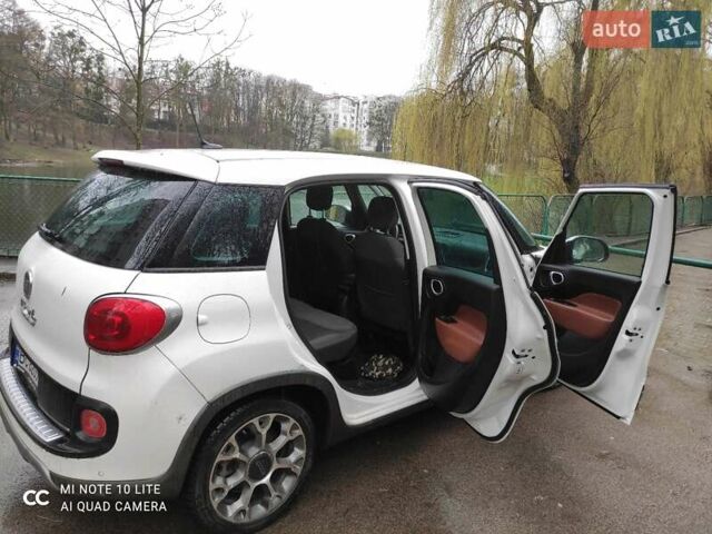 Белый Фиат 500L, объемом двигателя 1.4 л и пробегом 102 тыс. км за 9500 $, фото 8 на Automoto.ua