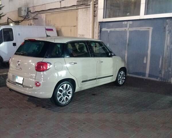 Бежевий Фіат 500L, об'ємом двигуна 1.37 л та пробігом 86 тис. км за 9000 $, фото 6 на Automoto.ua