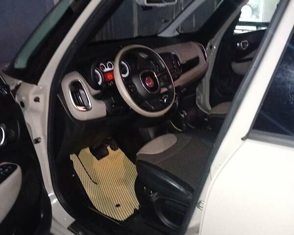 Бежевий Фіат 500L, об'ємом двигуна 1.37 л та пробігом 86 тис. км за 9000 $, фото 3 на Automoto.ua