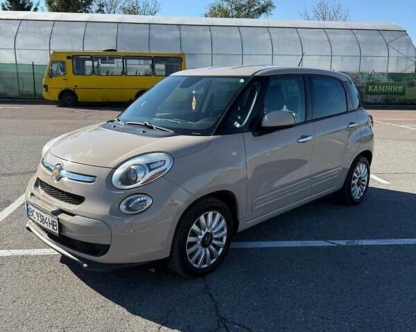 Бежевый Фиат 500L, объемом двигателя 1.4 л и пробегом 100 тыс. км за 10000 $, фото 1 на Automoto.ua