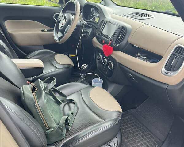 Бежевый Фиат 500L, объемом двигателя 1.4 л и пробегом 133 тыс. км за 10200 $, фото 2 на Automoto.ua