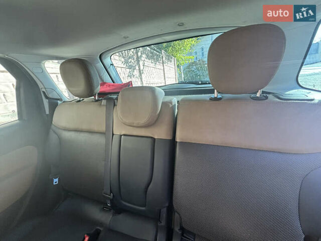 Фиат 500L 2013 в Киеве на Automoto.ua Черный Фиат 500L, объемом двигателя 1.37 л и пробегом 77 тыс. км за 9200 $, фото 11 на Automoto.ua