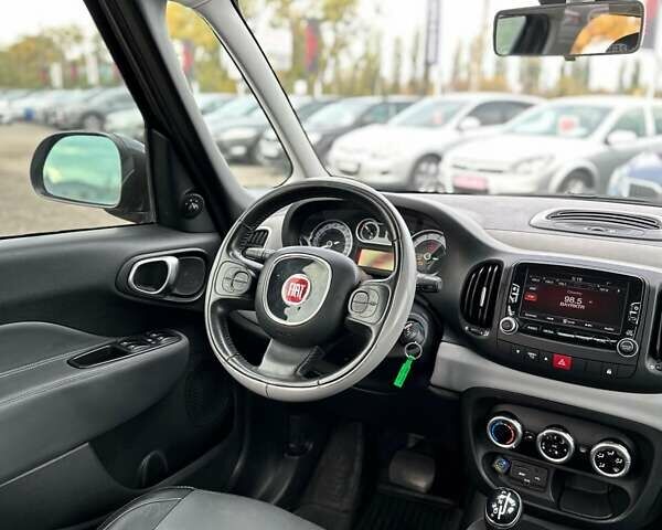 Черный Фиат 500L, объемом двигателя 1.37 л и пробегом 185 тыс. км за 7200 $, фото 25 на Automoto.ua