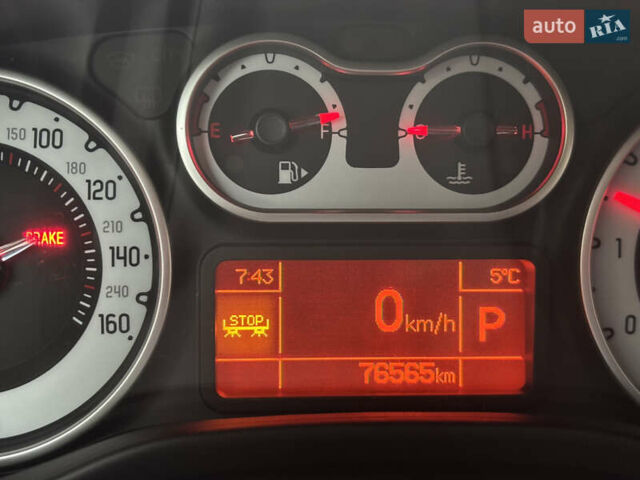 Фиат 500L 2013 в Киеве на Automoto.ua Черный Фиат 500L, объемом двигателя 1.37 л и пробегом 77 тыс. км за 9200 $, фото 4 на Automoto.ua