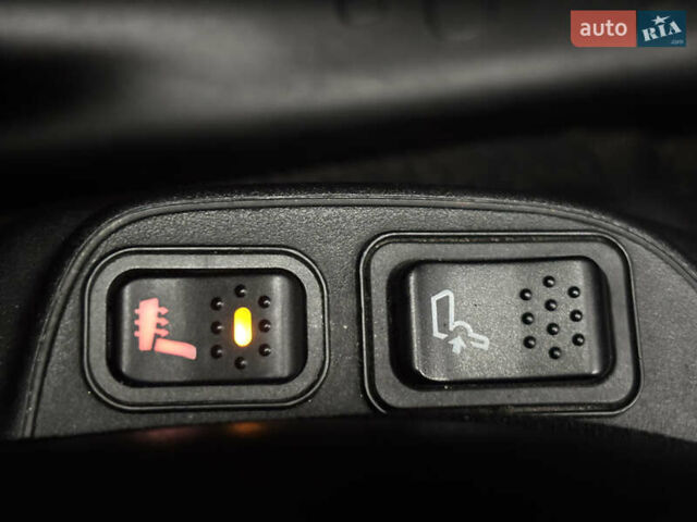 Фиат 500L 2013 в Киеве на Automoto.ua Черный Фиат 500L, объемом двигателя 1.37 л и пробегом 77 тыс. км за 9200 $, фото 28 на Automoto.ua