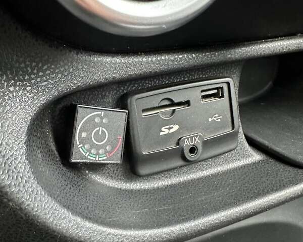 Черный Фиат 500L, объемом двигателя 1.37 л и пробегом 185 тыс. км за 7200 $, фото 31 на Automoto.ua